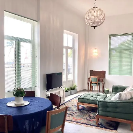 Apartamento Updated Boho-glam Loft Setúbal