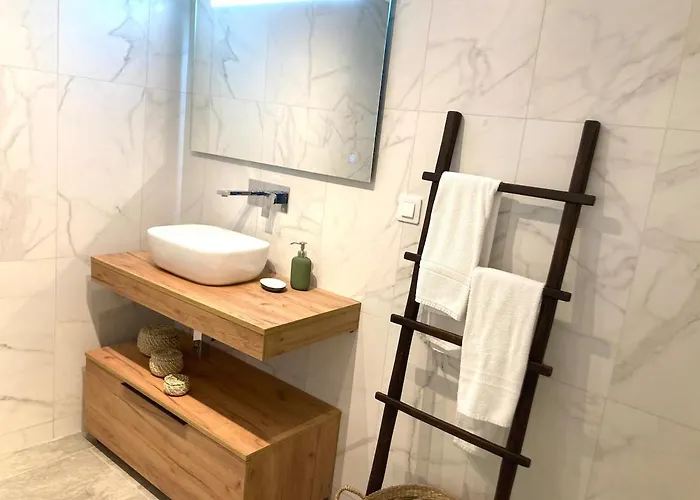 Updated Boho-glam Loft Διαμέρισμα